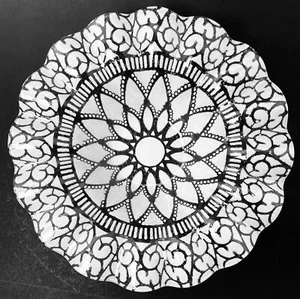 Sydenstricker Vidrio Fundido Embajada Blanco Bayas Cuenco 6.75" Borde con Volantes FIRMADO - Imagen 1 de 12
