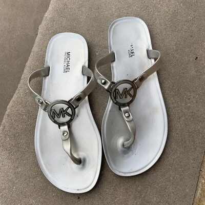 Sandalia Tanga Michael Kors Color Plateado Talla 7 Foto 1 de 4