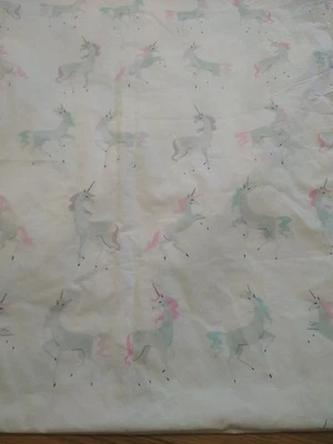 Sábana plana doble Pottery Barn Kids arco iris unicornio algodón orgánico Foto 1 de 4