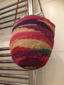 *EXTREMELY RARE* GENUINE VINTAGE ECUADORIAN AMAZON TRIBAL HANDWOVEN DYED BASKET - Picture 1 of 3