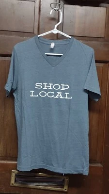 Camiseta Bella + Lona Azul "Shop Local" Wildflower Market Braselton GA Talla L Foto 1 de 2