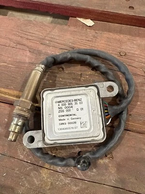 Sensor Nox de entrada A0009053503 para Mercedes-Benz GL350 ML350 E250 Sprinter W212 ML Foto 1 de 3