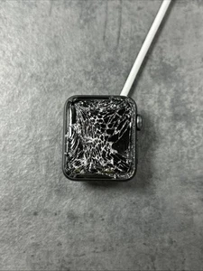 Apple Watch Series 3 38MM kosmiczna szarość aluminiowa obudowa - (GPS) - uszkodzona - Zdjęcie 1 z 5