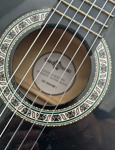 electric acoustic guitar - Picture 1 of 3