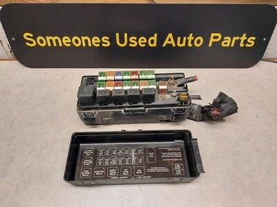 2001 Dodge Ram Van caixa de fusíveis bloco de junção 98-03 1998 99 01 02 1500 2500 3500 - Imagem 1 de 4