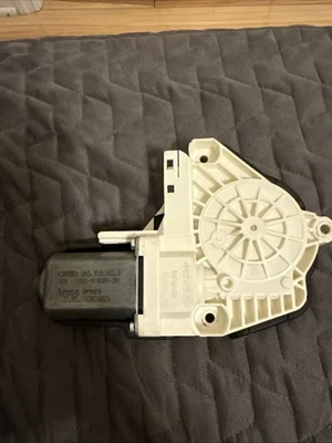 Audi A4 2009-2015 motor de ventana eléctrica del lado del pasajero delantero derecho 8K0959802A OEM Foto 1 de 4