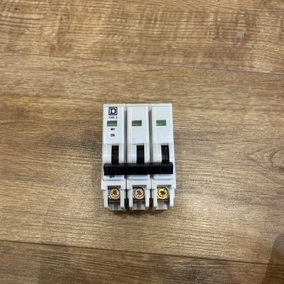 Square D QOE MCB 32 Amp Triple Pole 3 Phase Breaker Type 3 32A - Image 1 of 3