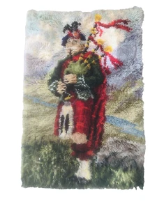 British Bag Piper Latch Hook Wall Hanging Wool Yarn Carpet United Kingdom - Picture 1 of 7