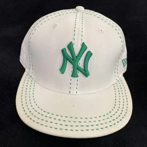NEW YORK YANKEES ✨Hat Cap Fitted Mens 7 3/8 White Green MLB Baseball New Era⚾️ - Picture 1 of 7