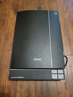 EPSON PERFECTION V370 PHOTO SLIDE FILM SCANNER -UNTESTED-SOLD AS IS-READ  - Image 1 of 4