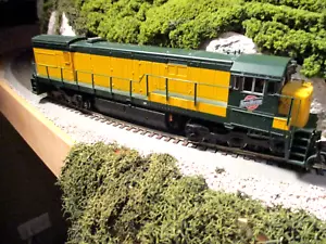 HO Atlas # 7333 Chicago & North Western U30C Ph.2 Locomotive : NO ROAD NUMBER - Picture 1 of 7