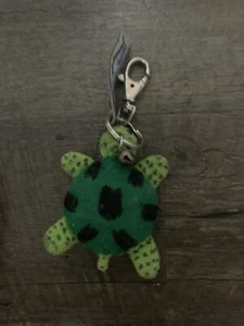 Kamibashi Myrtle The Turtle Keychain - Picture 1 of 3