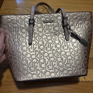 Calvin Klein Rosewood Serafina Signature Women Tote 🩷 - Picture 1 of 8