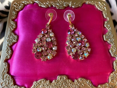 Pendientes Betsey Johnson Fabulosos Cristal Rosa Fucsia AB Lágrima Gota Oro RARO Foto 1 de 2