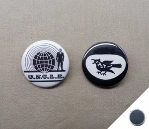 Logotipos Man From UNCLE & THRUSH imanes repro de 1,25" U.N.C.L.E. T.H.R.U.S.H. TV espía - Imagen 1 de 4
