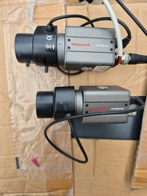 Цветная камера системы безопасности Honeywell HCCM474M 12 В постоянного тока/24 В переменного тока  - Изображение 1 из 3