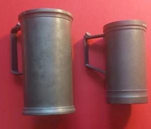 2 Zinn Bechermaße, 1/2 Liter, 1/4 Liter, Eichstempel zw. 1915 u. 1931; 28-65 - Bild 1 von 8