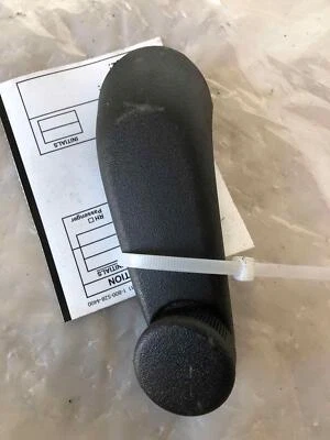 Saturn S Series SL1 2002 manivela ventana delantera manivela regulador pasajero derecho derecho derecho Foto 1 de 4