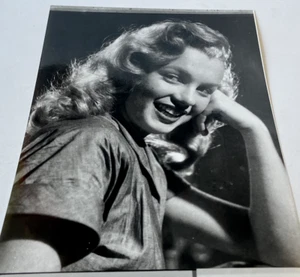 Marilyn Monroe Rare 1950 Candid Vintage 5x7 Original Silver Gelatin Photograph - Picture 1 of 2