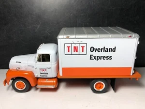IH 1957 R-190 Furgone merci secche TNT Overland Express di prima marcia 1/34 - Foto 1 di 11