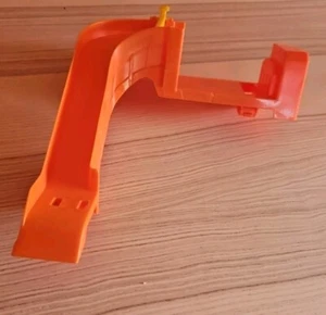 Hot Wheels FTB69 Ultimate Shark Garage Ersatzteil - Frontrampe - Hotwheels - Bild 1 von 2
