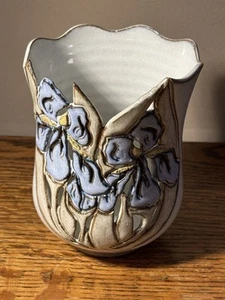 1997 Jerry Davis studio Pottery reticulated vase/candle holder irises, 5.5" - Picture 1 of 6