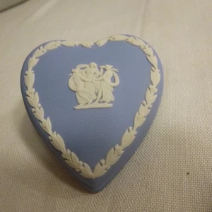 Wedgwood Lidded Trinket Box Heart shaped light blue Jasperware Three Muses 2.5" - Picture 1 of 6
