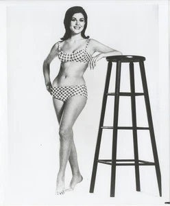 Linda Harrison Vintage 8x10 Foto Leggy Bikini Pin Up Pianeta delle Scimmie Epoca - Foto 1 di 1