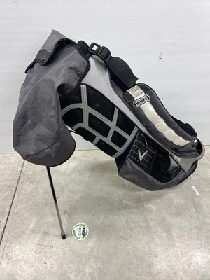 Bolsa de pie de golf Callaway 5 vías con cubierta de lluvia bordada Foto 1 de 4