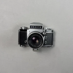 Fotocamera Exakta VX II b con obiettivo Carl Zeiss Jena Dresda Germania Est TESTATA - Foto 1 di 18
