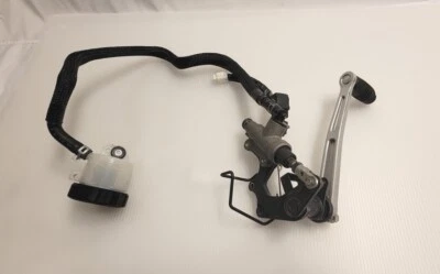 Yamaha XV1900 2018 Star Venture OEM cilindro maestro trasero pedal de freno derecho Foto 1 de 4