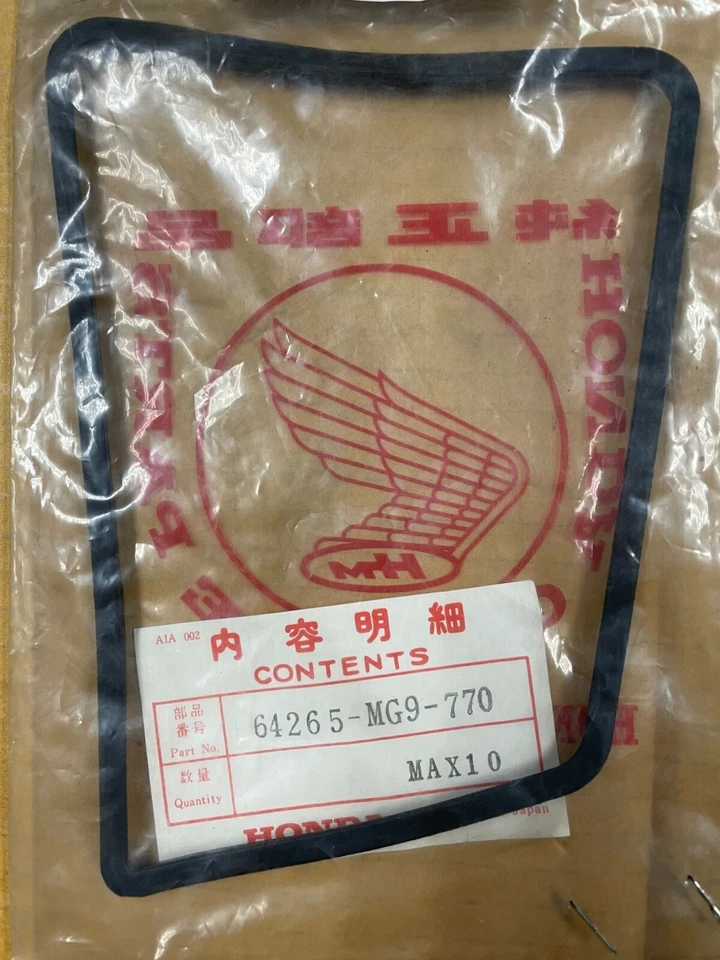 1984-87 HONDA Gl1200/A/I GoldWing Left Speaker Grill Rubber, 64265-MG9-770 - Image 1 of 1