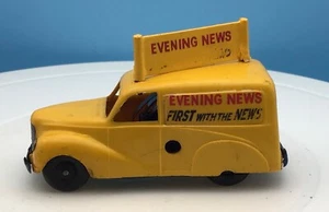 TRIANG MINIC PLASTIC CLOCKWORK AUSTIN A40 VAN EVENING NEWS - Picture 1 of 10