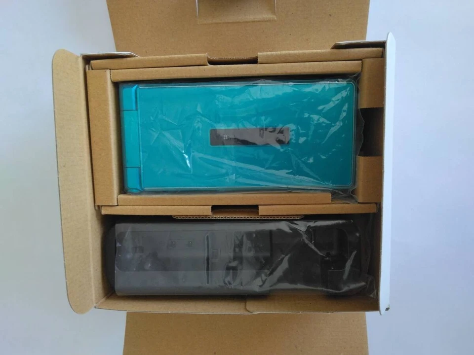 DOCOMO SHARP SH-06G AQUOS KEITAI ANDROID FLIP PHONE SBLOCCATO NEW APP MARKET ... - Immagine 1 di 1