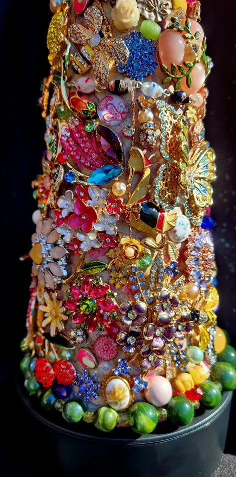 VENDIDO Árbol con Joyas "Primavera" Hecho a Mano Dorado/Multi Decoración Flores Mariposas Foto 1 de 4