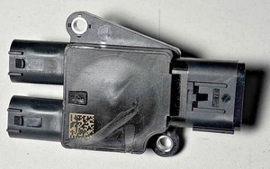 TESLA MODEL S door handle Position Sensor Module Hall Sensor OEM 1066379-00-A - Bild 1 von 2