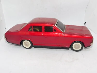 Coche de fricción de estaño vintage rojo Chrysler valiant sedán / Mercedes? 11" LARGO Foto 1 de 4