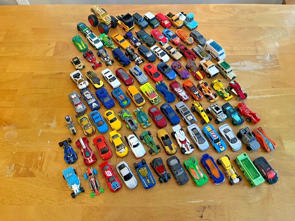 ¡HABITACIÓN! Lote de 90 coches diecast - Hot Wheels, etc. - Lambo, Jaguar - ¡Buen estado! Foto 1 de 4