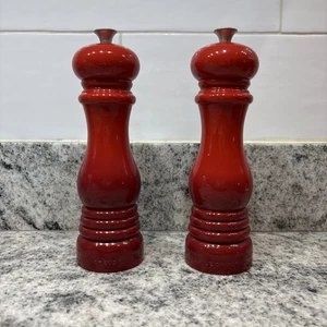 Le Creuset Salz und Pfeffermühle Set Kirschrot Ombré 8" glänzend - Bild 1 von 12