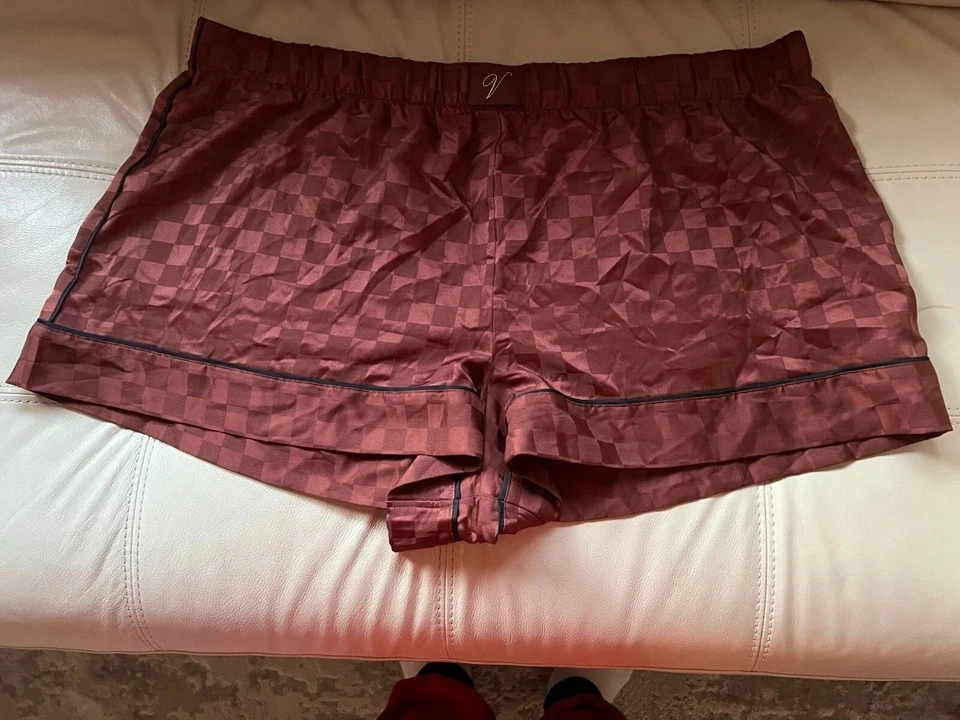 Shorts boxer VICTORIA'S SECRET cetim brilho patch MSRP $35 NOVO com TAGS - Imagem 1 de 1