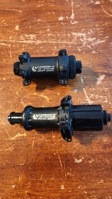 Bujes Carbon-Ti X-Hub SP 24h delanteros/traseros Foto 1 de 4