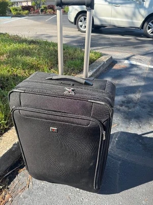 Mala de Bagagem Expansível Victorinox Mobilizer NXT Preta 26” com Rodas Verticais - Imagem 1 de 4