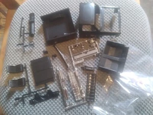 Karosserie Fahrerhaus, Bett, Innenteile aus '84 GMC Pickup Desert Dog, Fall Guy 1984 1:25 - Bild 1 von 5