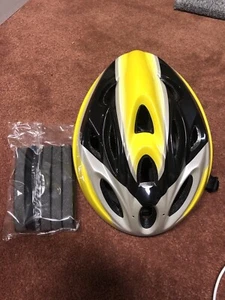 Helmets R Us Size Small 50-56cm Bicycle Helmet Black/Yellow With Spare Pads - Picture 1 of 9