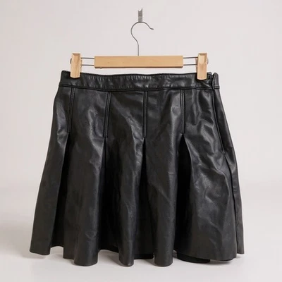 Мини-юбка Hollister из искусственной кожи плиссированная ультра высокая посадка черная размер S - Изображение 1 из 4