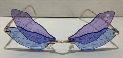 Gafas de sol Butterfly púrpura y azul alas de libélula marco color dorado. Foto 1 de 4