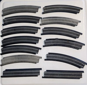 Life-Like Trains Power-Loc HO Gauge Curved Track #RM583157 - 7 Pieces - Foto 1 di 5