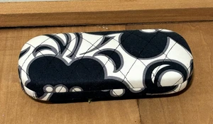 Vera Bradley Brillenetui NIGHT & DAY 6" schwarz weiß Muschel hart Blumenmuster - Bild 1 von 5