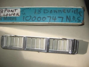 OEM GM right Grille lower 10000747 1978 Pontiac - Foto 1 di 3