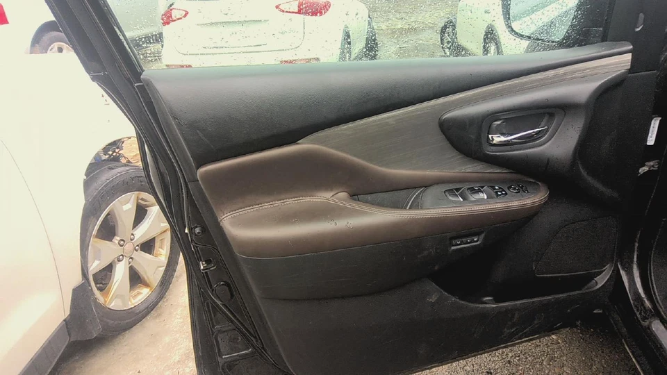 17 NISSAN MURANO Left mocha Front Door Trim Panel - Image 1 of 1